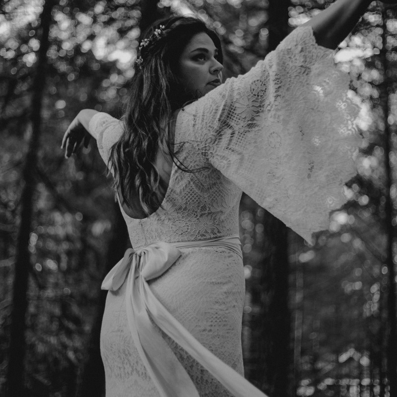 Sophisticated Gallery Kacie McColm Photography bride and her dress sleeves detail