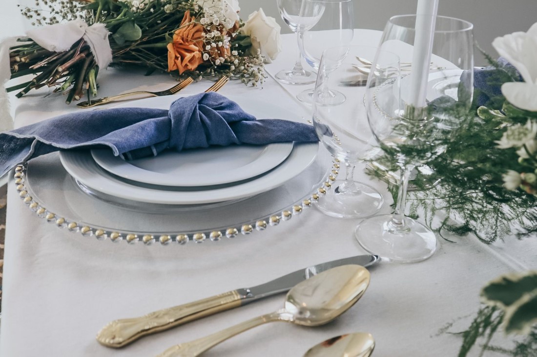 Elka The Makeup Artist Photography Tablescape Bridal Grace and Style High Above Vancouver