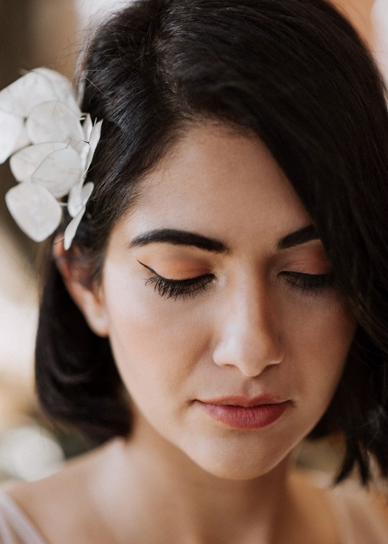 Kaoverii Silva Photographer Bridal Makeup Closeup Modern Vintage Wedding at The Loft