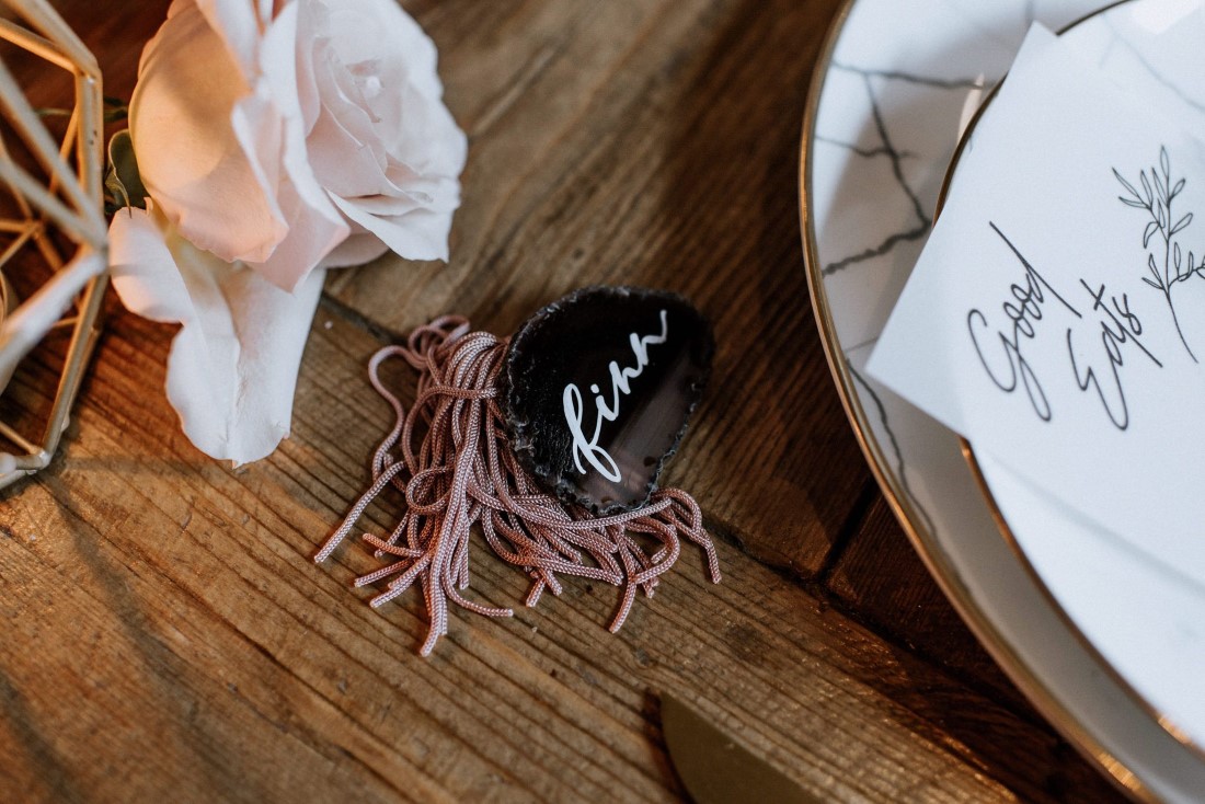 Kaoverii Silva Photographer Name Tag Modern Vintage Wedding at The Loft