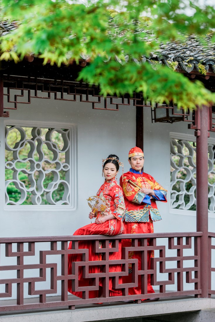 Fusion Chinese Engaged Couple in Vancouver