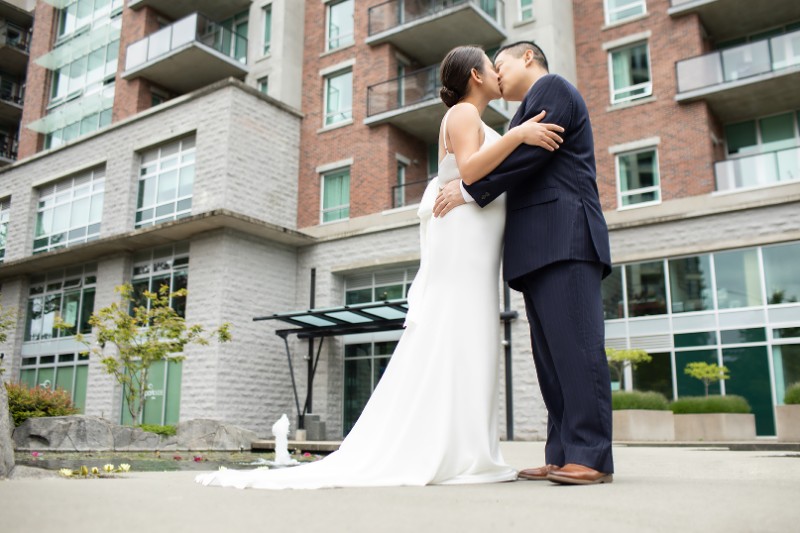 DerekFord_Parkside_wedding2205262041web-3-couple-outside