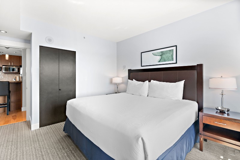 Two-Bedroom-Deluxe-Suite-1