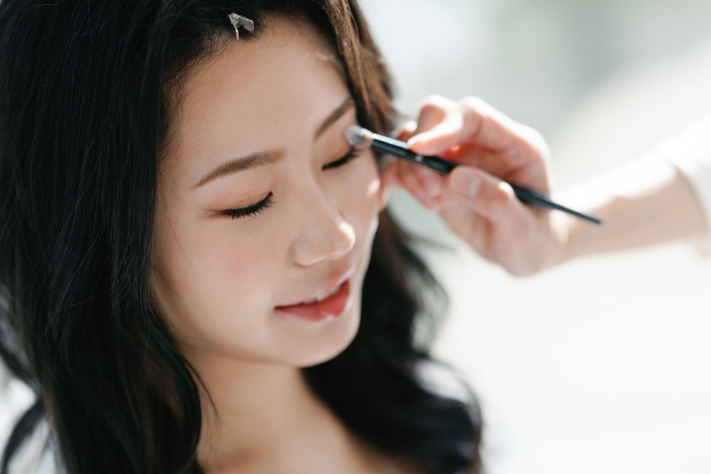 Bride has makeup by Silvia Makeup Team